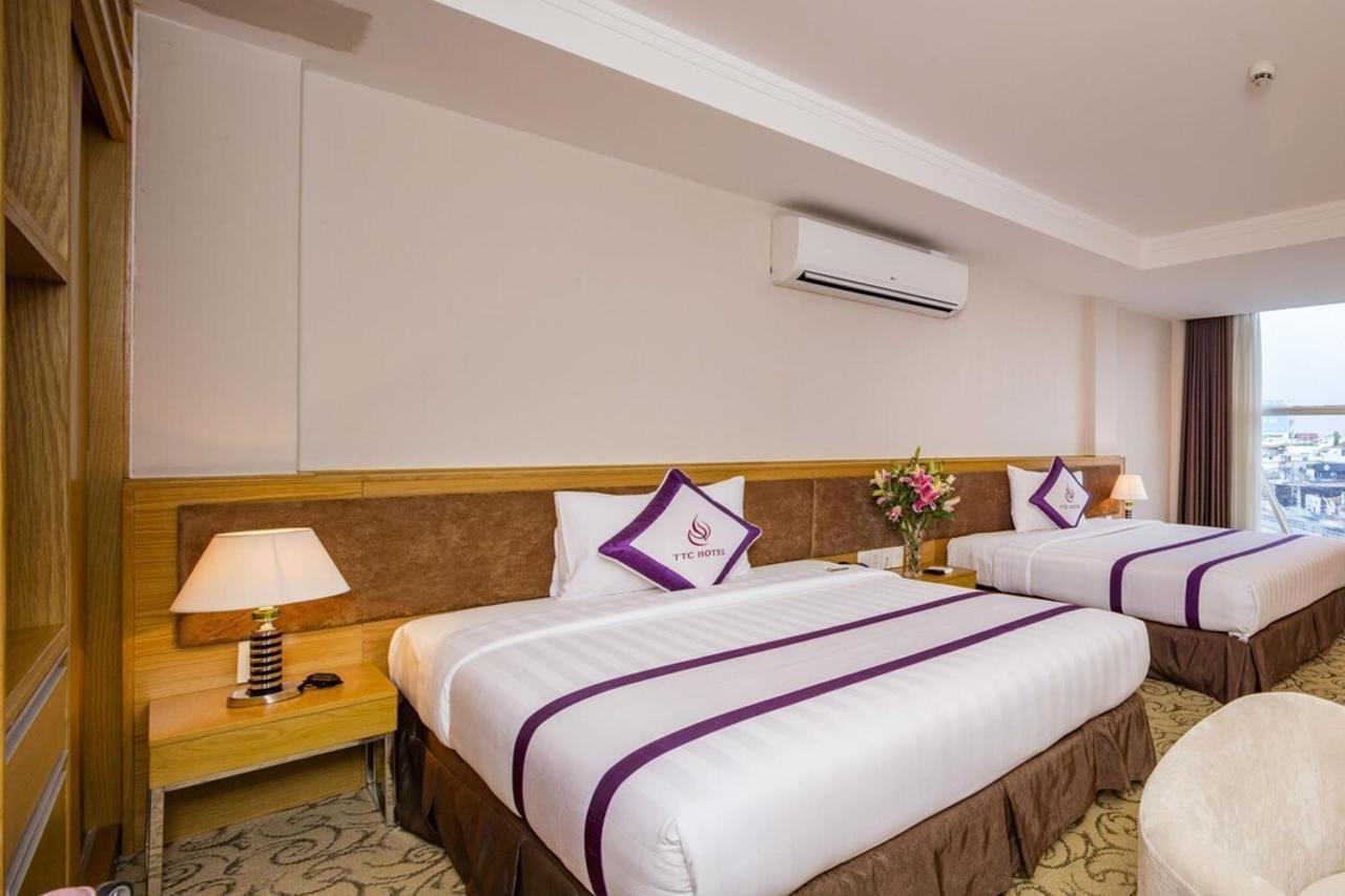 Ttc Hotel Deluxe Airport Хошимин Экстерьер фото