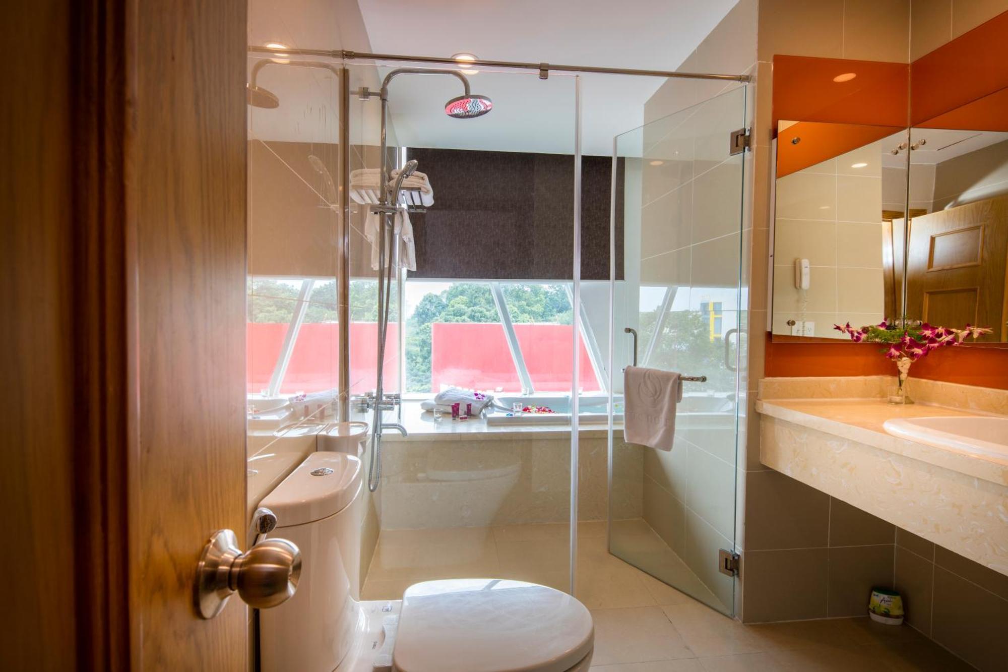 Ttc Hotel Deluxe Airport Хошимин Экстерьер фото
