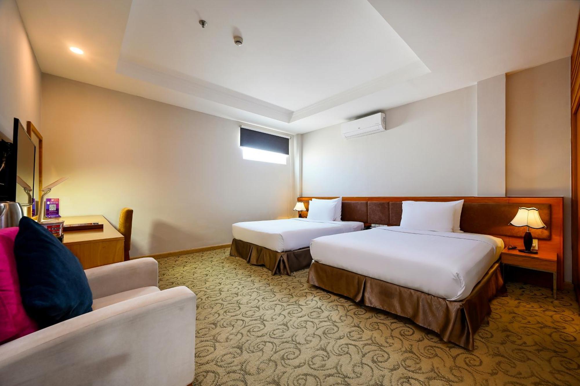 Ttc Hotel Deluxe Airport Хошимин Экстерьер фото
